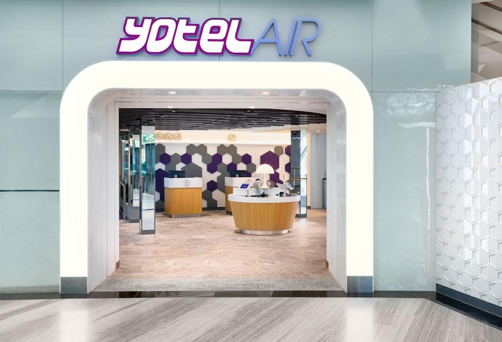 Yotelair Singapore Changi Airport Landside Exterior photo