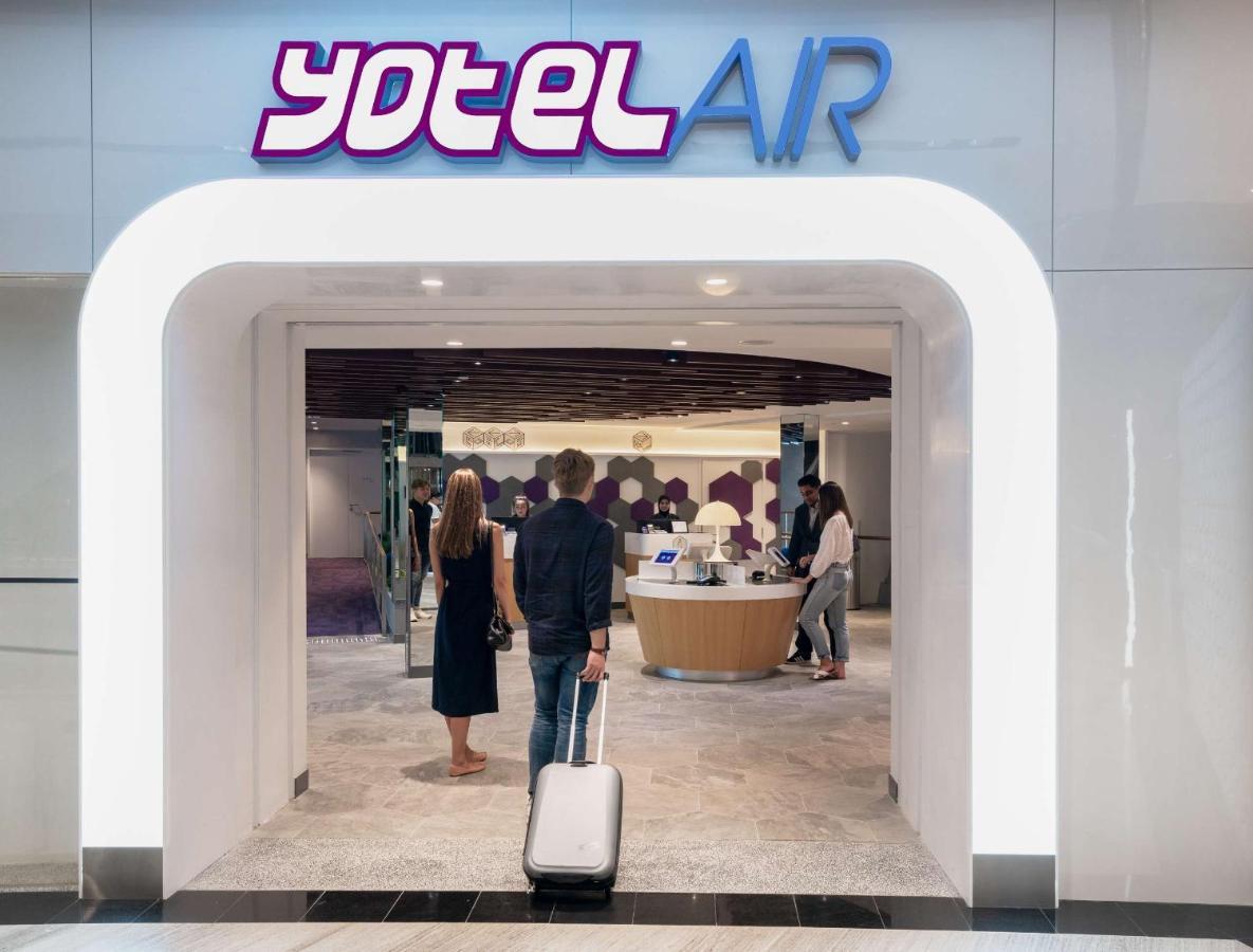 Yotelair Singapore Changi Airport Landside Exterior photo